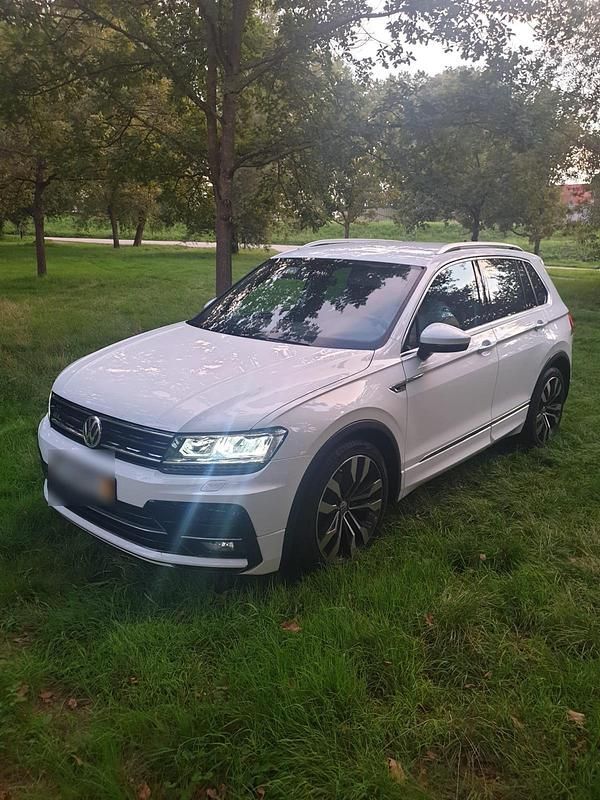 Weiß Gebraucht 2019 VW Tiguan R-line SUV | 23.500 € (Guter Preis) - Bild 1/4