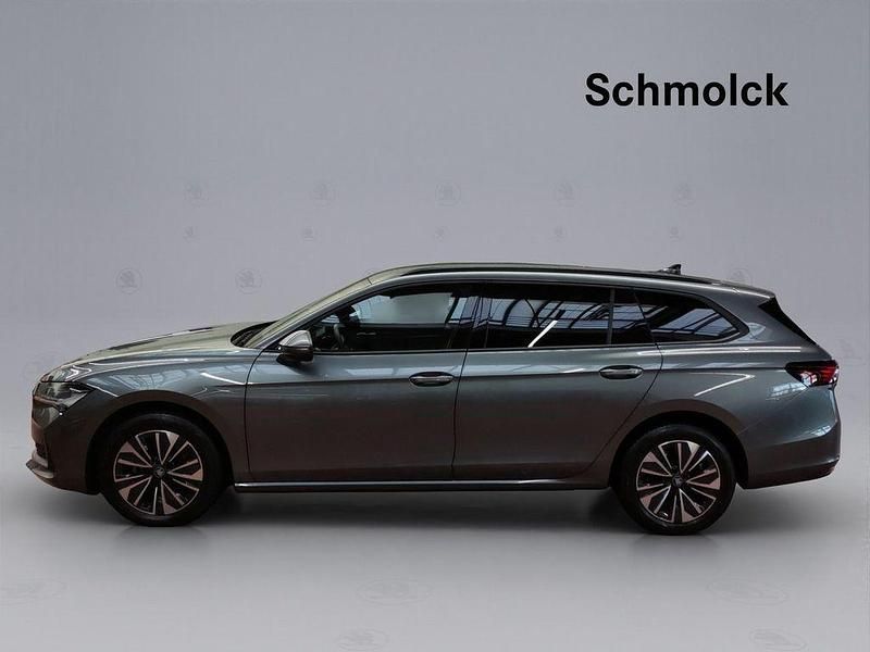 Gebraucht Skoda Superb Selection 150 PS (110 kW) 2025 Graphitegrau metallic Kombi