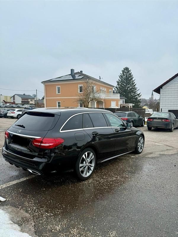 Gebraucht Mercedes C220 170 PS (125 kW) 2016 Schwarz Kombi