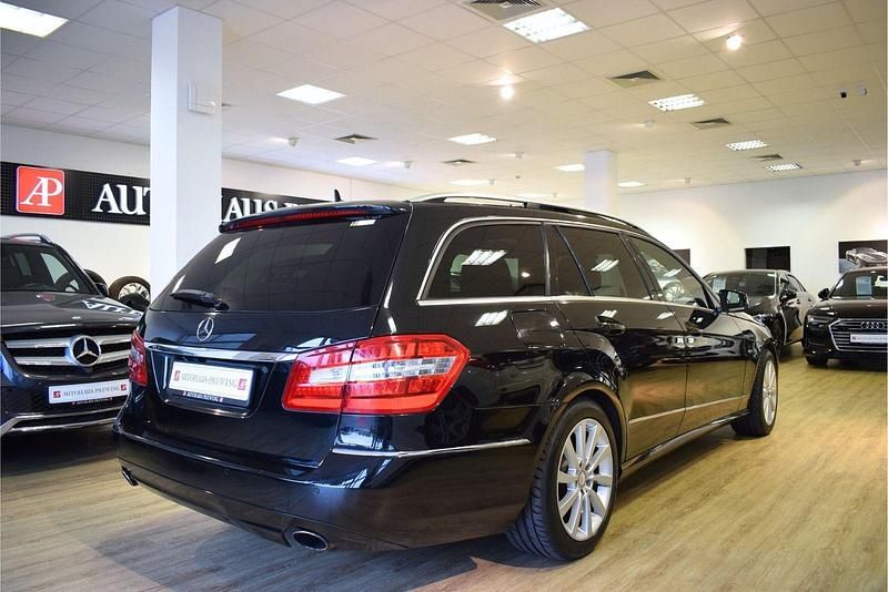 Gebraucht Mercedes E350 292 PS (214 kW) 2010 Schwarz Kombi