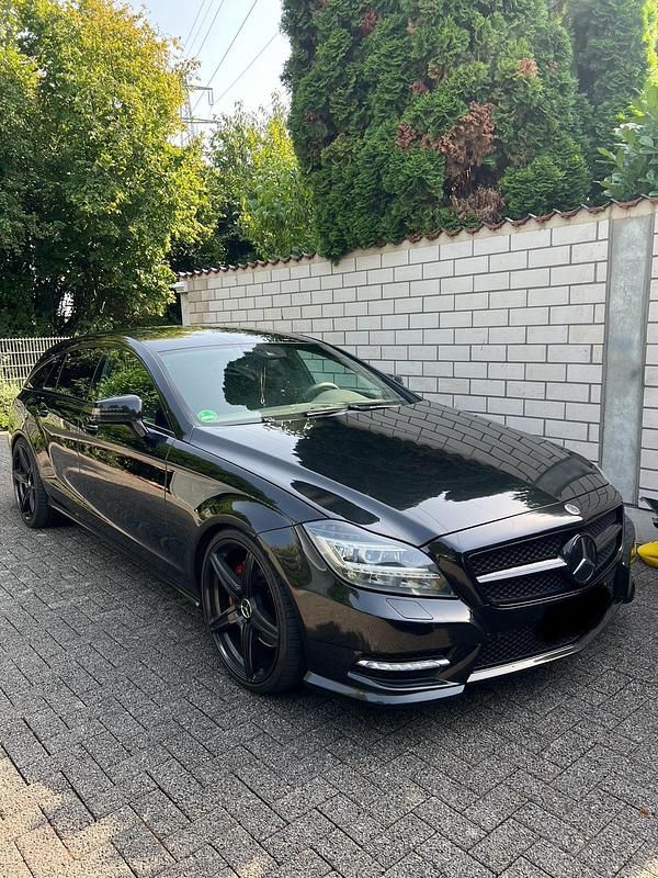 Schwarz Gebraucht 2013 Mercedes CLS350 AMG Kombi | 18.000 € (Fairer Preis) - Bild 1/4