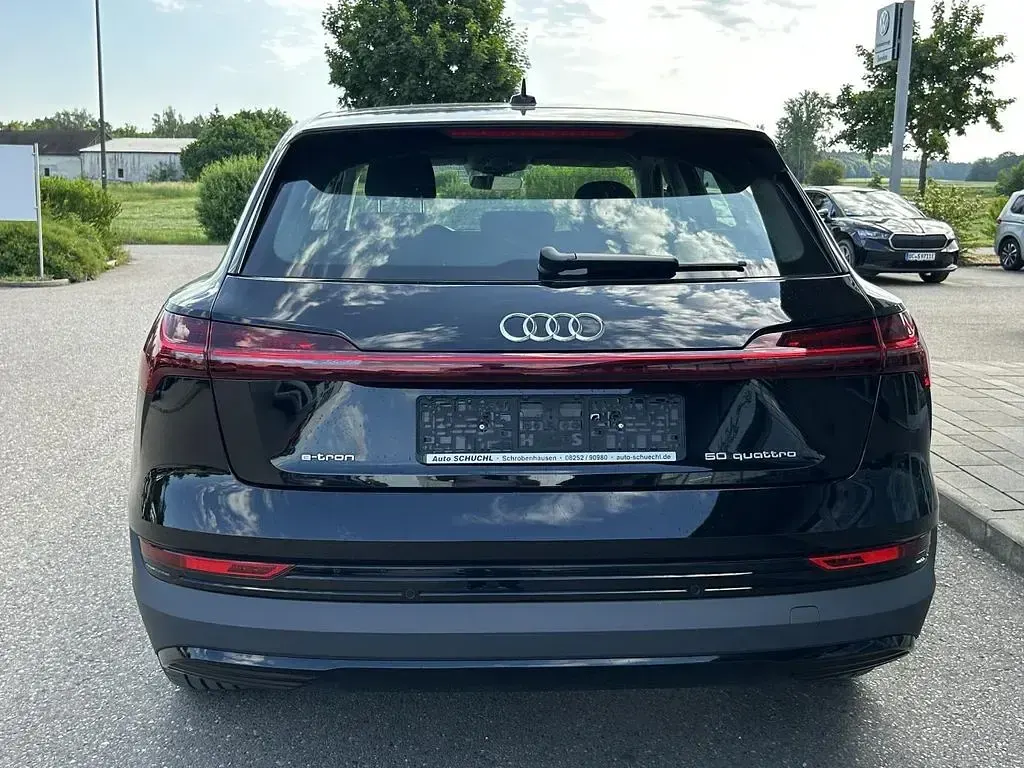 Gebraucht Audi e-tron 230 kW (313 PS) 2022 Schwarz SUV