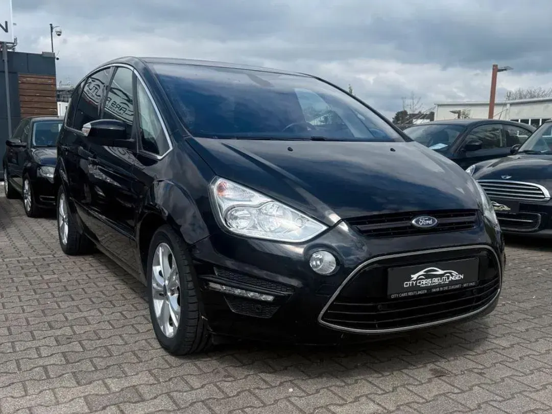 Używany Ford S-MAX Titanium 140 KM (102 kW) 2015 Czarny Minivan