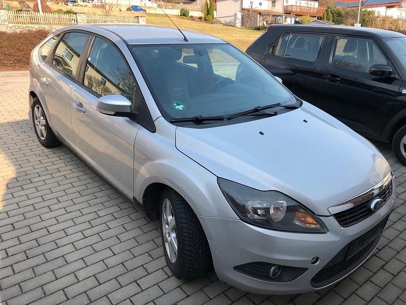 Gebraucht Ford Focus 101 PS (74 kW) 2008 Grau Kleinwagen