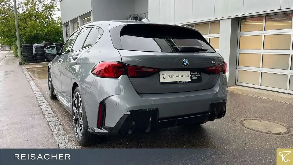 Gebraucht BMW 123 M Sport 218 PS (160 kW) 2025 Skyscraper grau metallic Kleinwagen