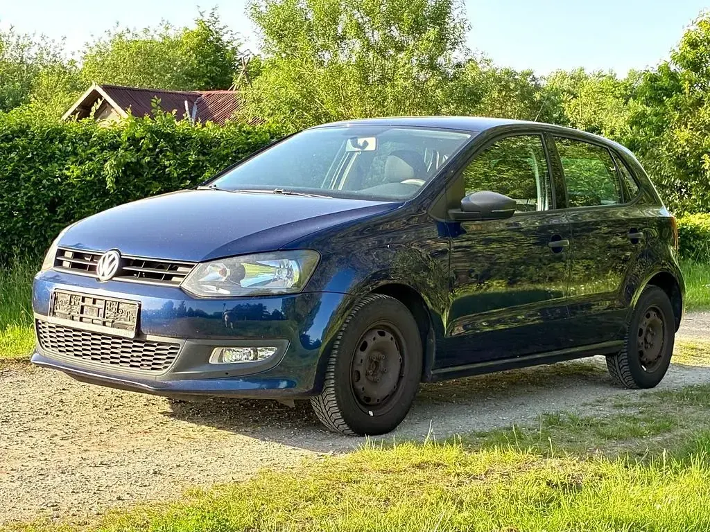 Gebraucht VW Polo Trendline 75 PS (55 kW) 2011 Shadow blue metallic Kleinwagen