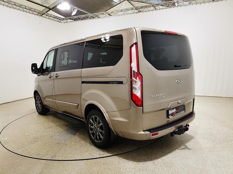 Gebraucht Ford Tourneo Custom Titanium 2020 Pyritsilber metallic Van