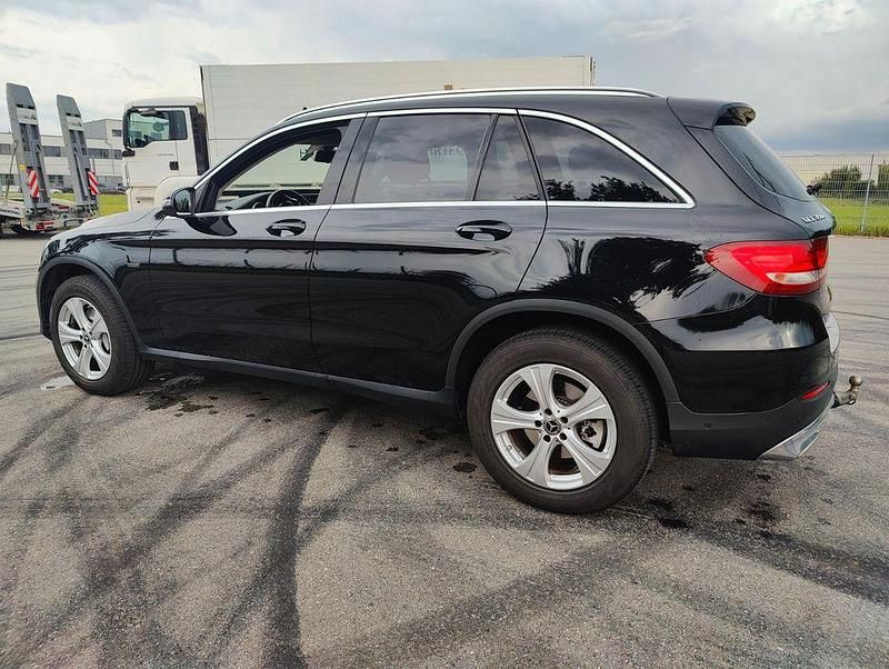 Gebraucht Mercedes GLC350 211 PS (155 kW) 2018 Schwarz SUV
