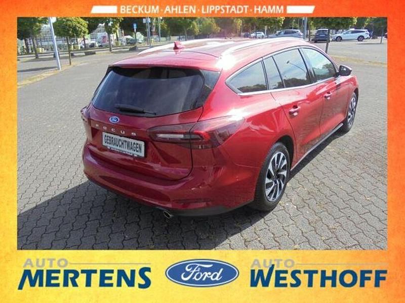 Gebraucht Ford Focus Titanium 155 PS (114 kW) 2024 Rot Limousine