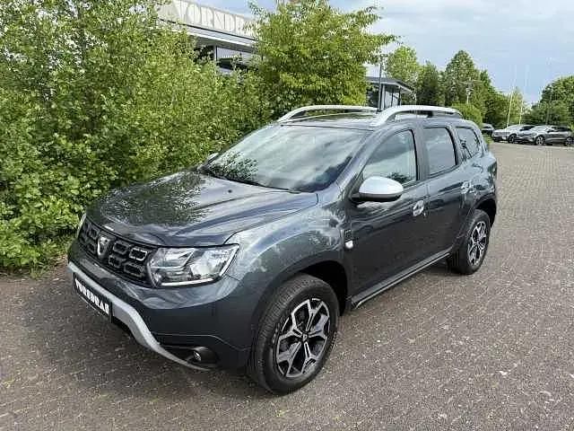 Grau (kometen grau metallic) Gebraucht 2018 Dacia Duster Prestige SUV | 16.950 € (Teuer) - Bild 1/4
