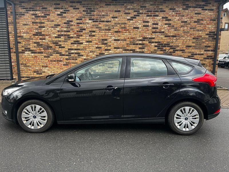Gebraucht Ford Focus Business Edition 120 PS (88 kW) 2015 Schwarz Limousine