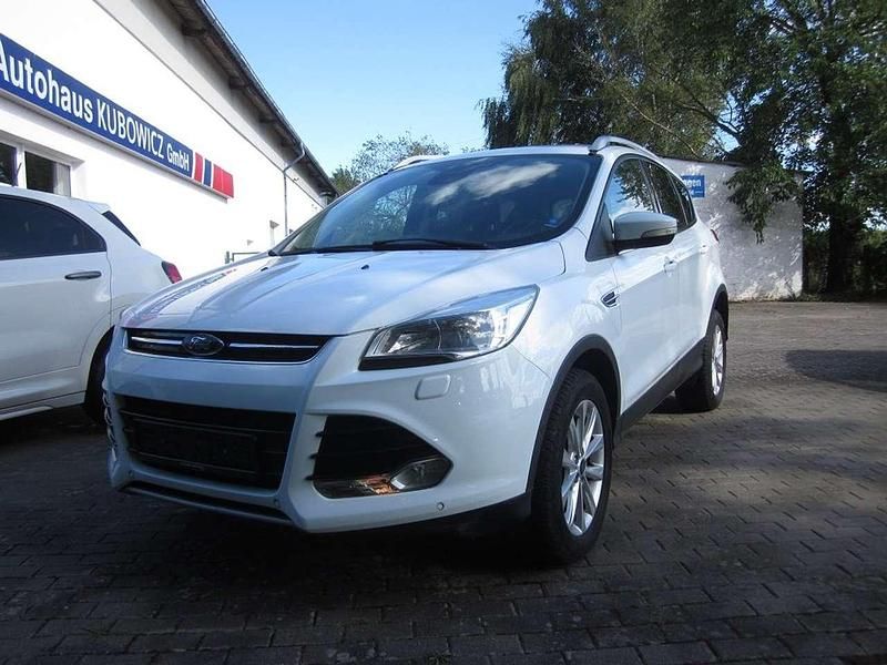Frozen white Gebraucht 2015 Ford Kuga Titanium SUV | 12.199 € (Fairer Preis) - Bild 1/4