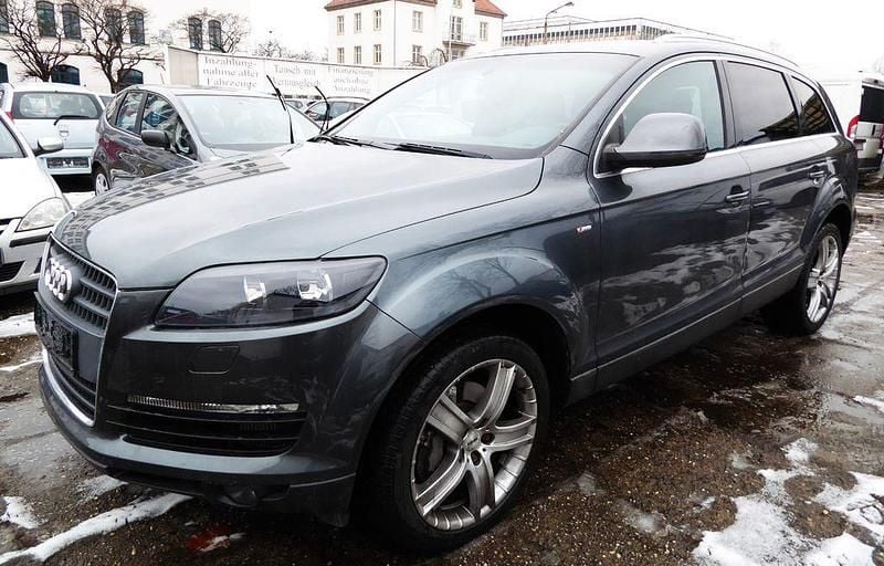 Grau Gebraucht 2008 Audi Q7 S-Line SUV | 5.480 € (Superpreis) - Bild 1/4