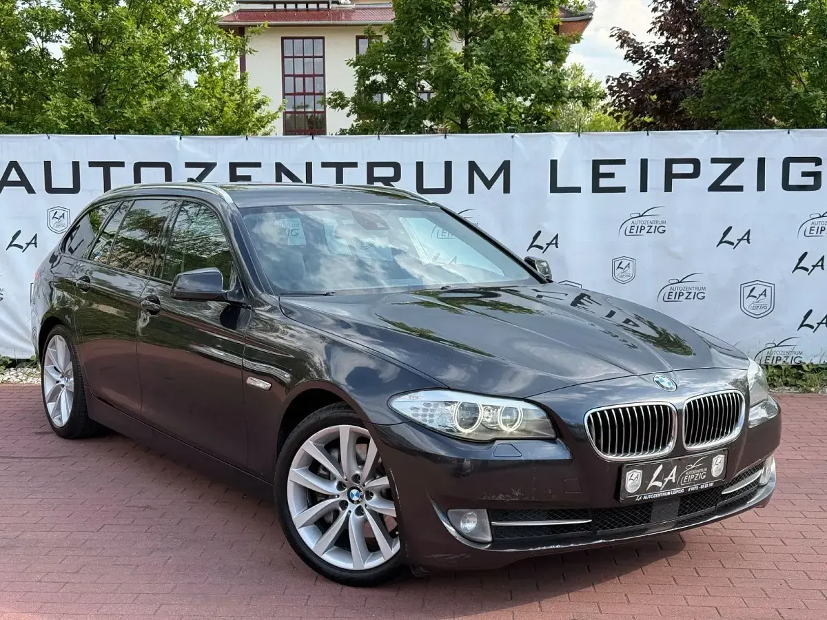 Gebraucht BMW 525 Performance 204 PS (150 kW) 2011 Grau Kombi