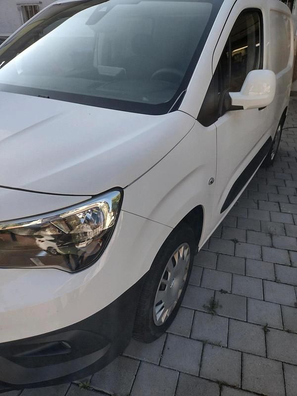 Gebraucht Opel Combo 101 PS (74 kW) 2019 Weiß Van / Kleinbus