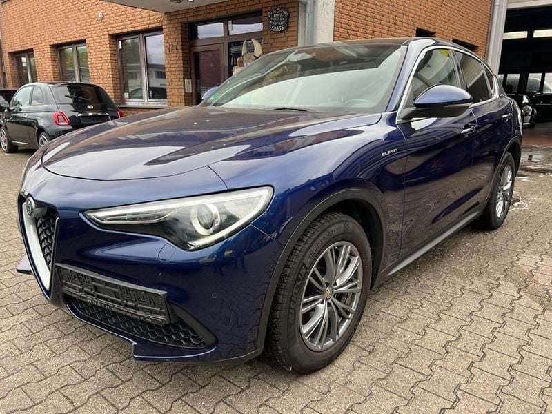 Blau Gebraucht 2021 Alfa Romeo Stelvio SUV | 19.800 € (Fairer Preis) - Bild 1/4
