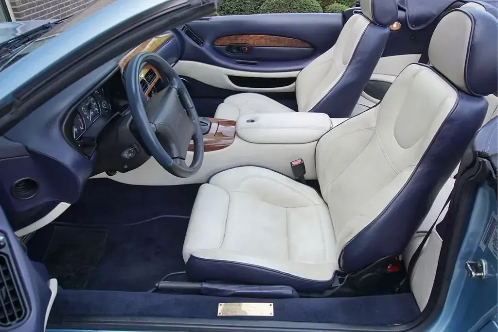 Occasion Aston Martin DB7 2000 Bleue Cabriolet