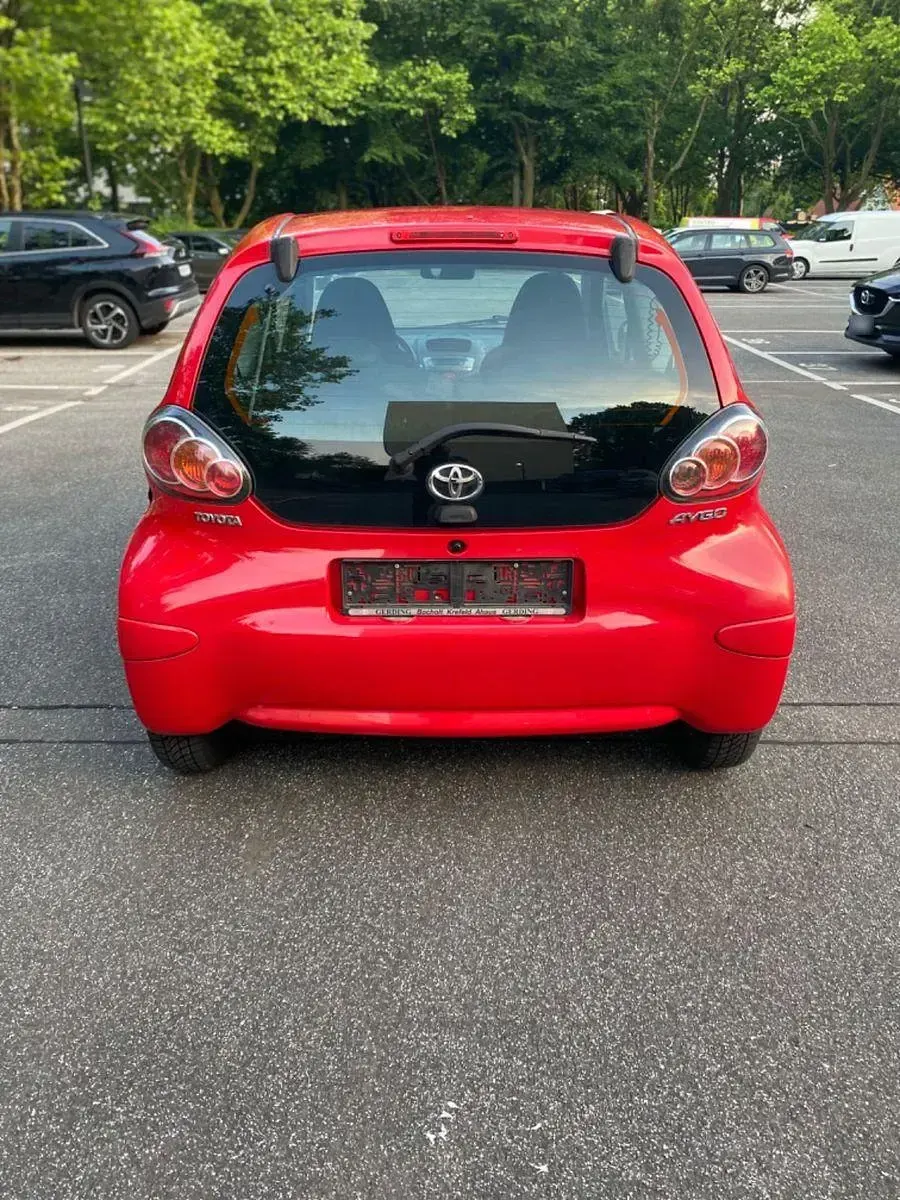 Gebraucht Toyota Aygo Cool 68 PS (50 kW) 2011 Rot Kleinwagen