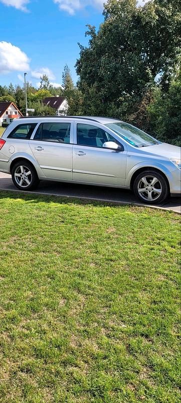 Grau Gebraucht 2008 Opel Astra Kombi | 1.300 € (Guter Preis) - Bild 1/4