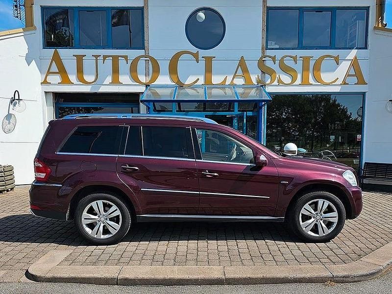 Rot Gebraucht 2010 Mercedes GL350 SUV | 16.900 € (Fairer Preis) - Bild 1/4