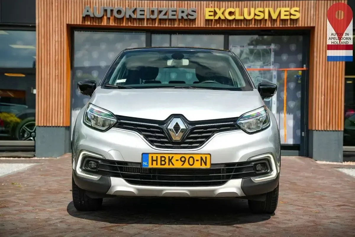Gebraucht Renault Captur Intens 150 PS (110 kW) 2019 Grau SUV