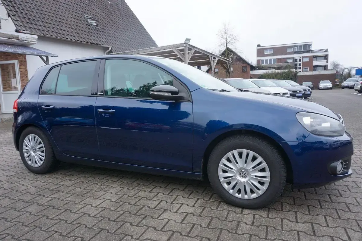 Gebraucht VW Golf VI Style 105 PS (77 kW) 2011 Blau Kleinwagen