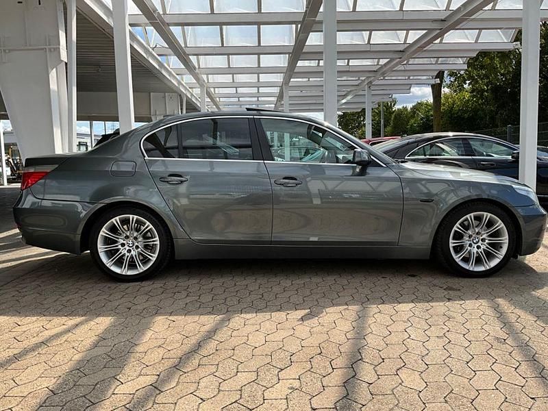 Grau Gebraucht 2006 BMW 525 M Sport Limousine | 6.950 € (Fairer Preis) - Bild 1/4