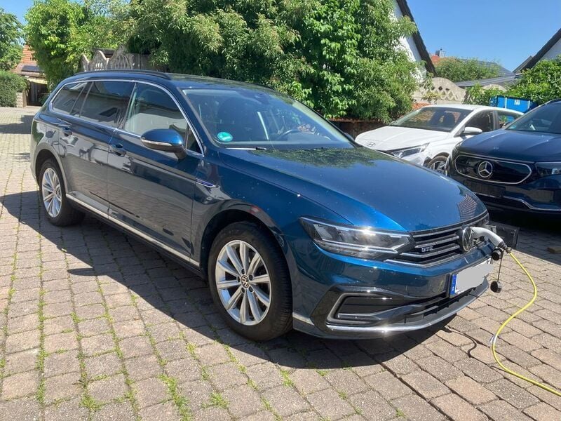 Gebraucht VW Passat GTE 156 PS (114 kW) 2021 Blau Kombi