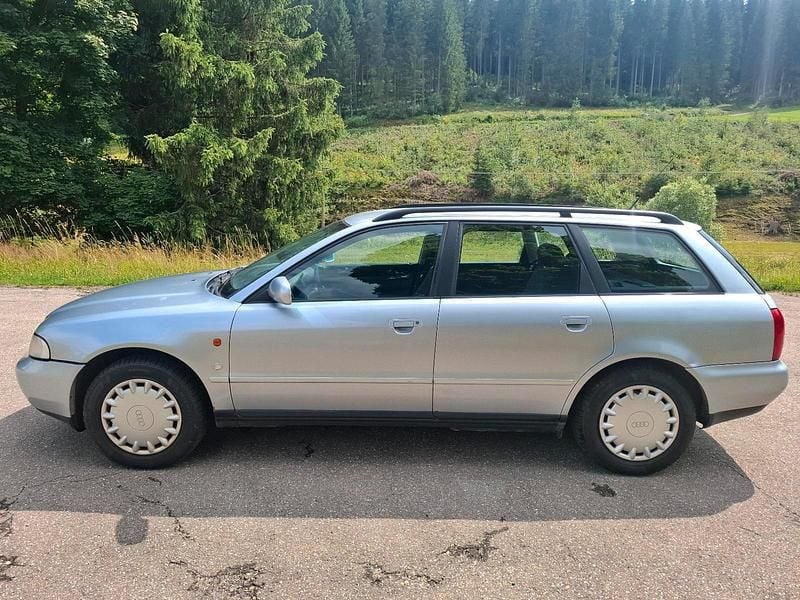 Silber Gebraucht 1996 Audi A4 Kombi | 900 € (Superpreis) - Bild 1/4