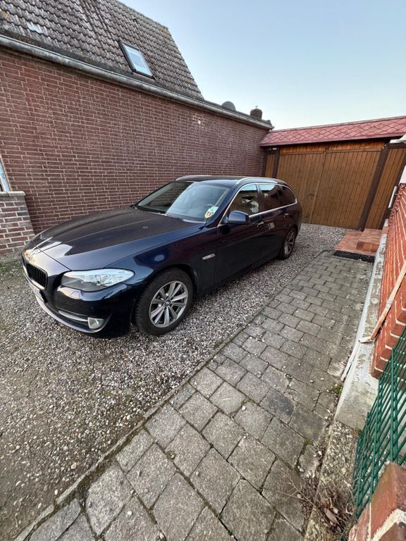Blau Gebraucht 2012 BMW 530 Kombi | 11.000 € (Guter Preis) - Bild 1/4