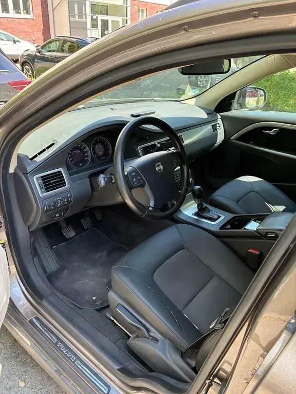 Gebraucht Volvo V70 145 PS (106 kW) 2009 Braun Kombi