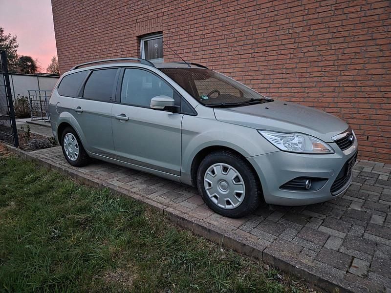 Gebraucht Ford Focus 109 PS (80 kW) 2009 Grau Kombi