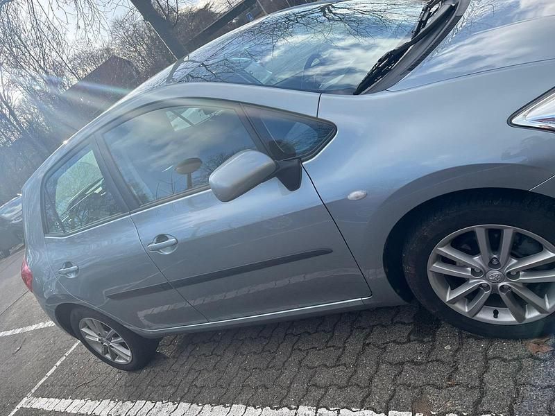 Gebraucht Toyota Auris 132 PS (97 kW) 2009 Grau Kleinwagen