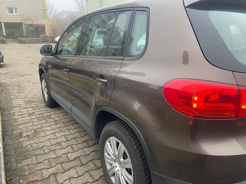 Gebraucht VW Tiguan 122 PS (89 kW) 2012 Braun SUV