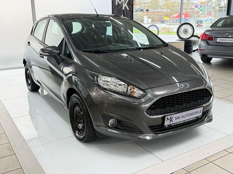 Gebraucht Ford Fiesta Celebration 101 PS (74 kW) 2017 Grau Kleinwagen