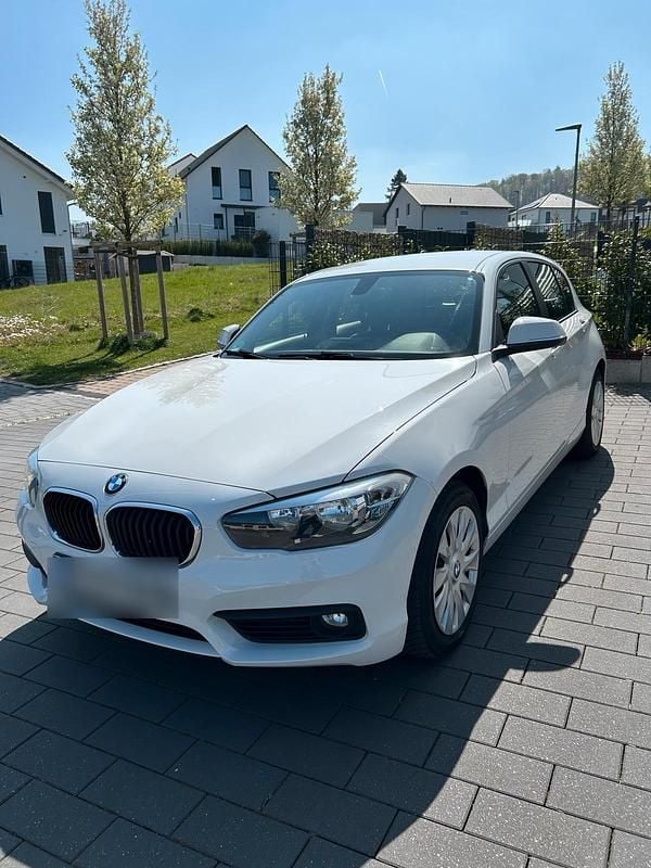 Weiß Gebraucht 2018 BMW 116 Kleinwagen | 13.000 € (Fairer Preis) - Bild 1/4
