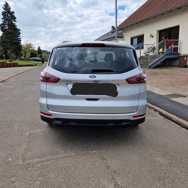 Usado Ford S-MAX S 190 HP (139 kW) 2020 Prateado Monovolume