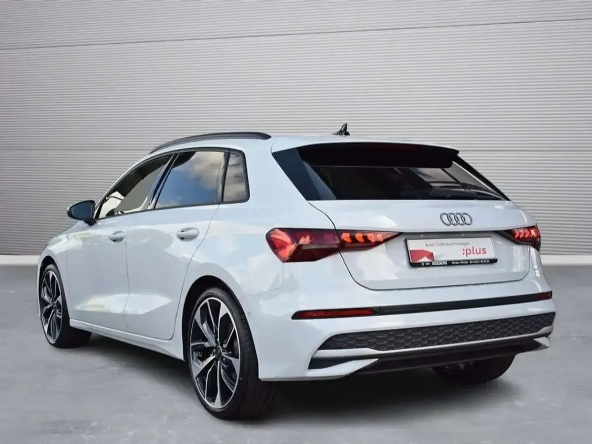 Gebraucht Audi A3 Sport 150 PS (110 kW) 2025 Weiß Kombi