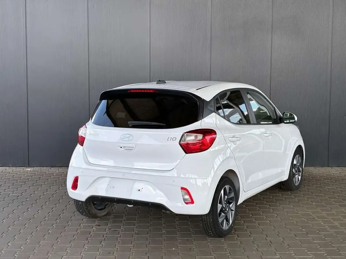 Gebraucht Hyundai i10 Comfort 63 PS (46 kW) 2025 Atlas white Kleinwagen