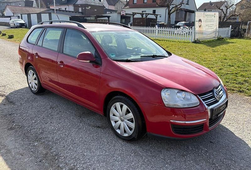 Gebraucht VW Golf VI 102 PS (75 kW) 2009 Rot Kleinwagen