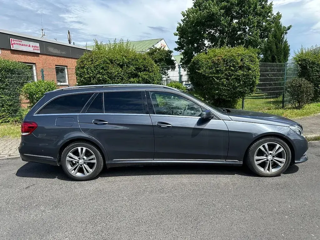 Gebraucht Mercedes E250 211 PS (155 kW) 2014 Grau Limousine