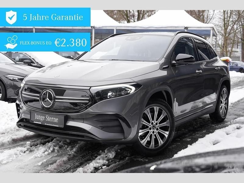 Mountaingrau metallic Gebraucht 2022 Mercedes EQA350 AMG SUV | 34.590 € (Fairer Preis) - Bild 1/4