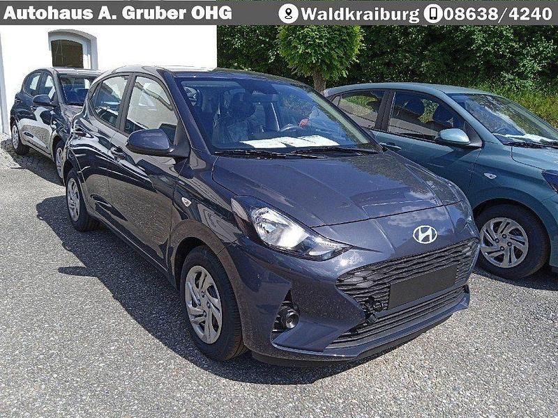 Gebraucht Hyundai i10 Select 63 PS (46 kW) 2025 Grau Kleinwagen