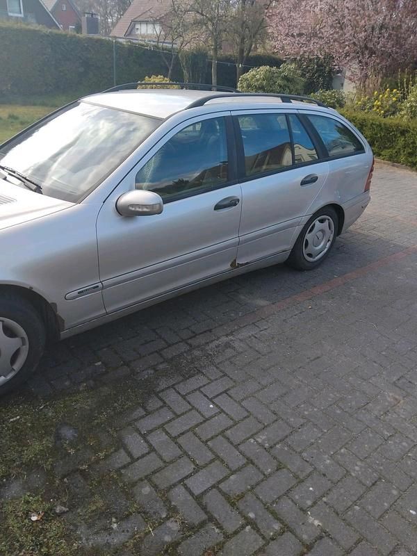 Second-hand Mercedes C200 122 CP (89 kW) 2002 Argintiu Break