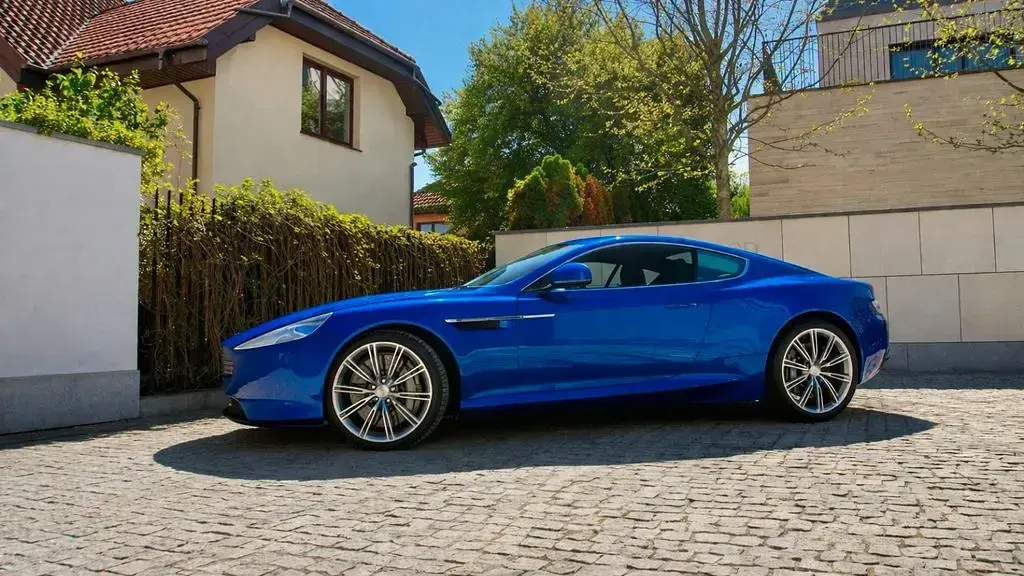 Second-hand Aston Martin Virage 498 CP (366 kW) 2012 Albastru Coupe