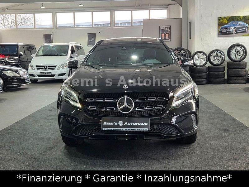 Gebraucht Mercedes GLA220 177 PS (130 kW) 2017 Schwarz SUV