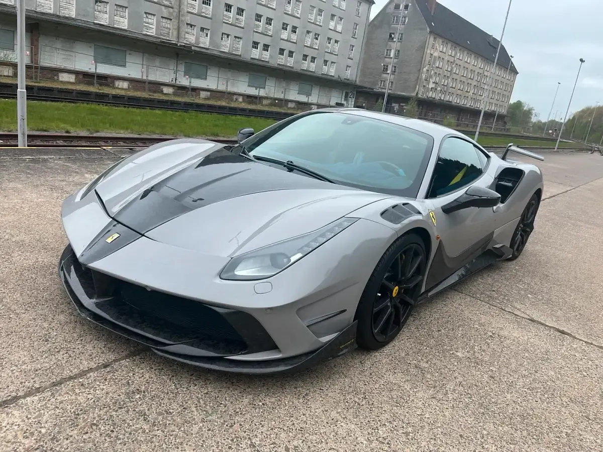 Gebraucht Ferrari 488 670 PS (492 kW) 2016 Grau Coupé
