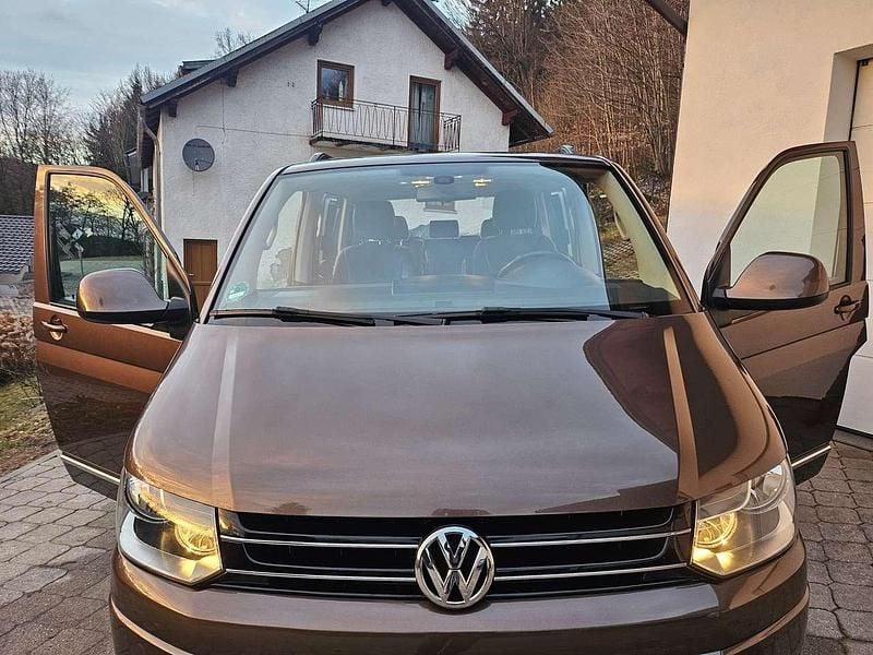 Gebraucht VW Multivan Highline 179 PS (131 kW) 2015 Van / Kleinbus