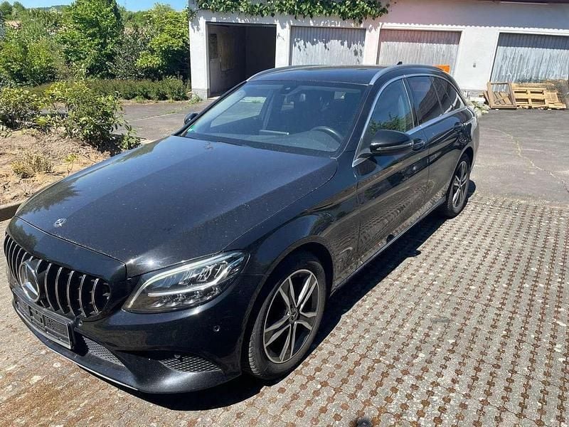 Gebraucht Mercedes C200 160 PS (117 kW) 2020 Schwarz Kombi