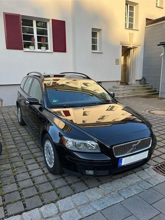 Schwarz Gebraucht 2005 Volvo V50 Kombi | 1.800 € (Guter Preis) - Bild 1/4